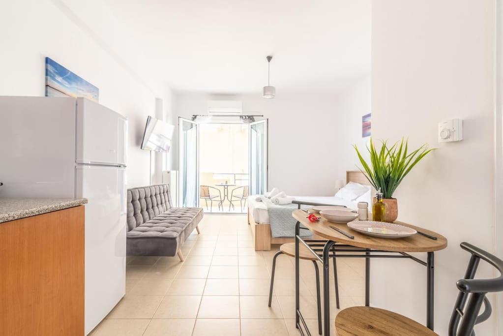 Urban Apt Next University 11 Ираклио Екстериор снимка